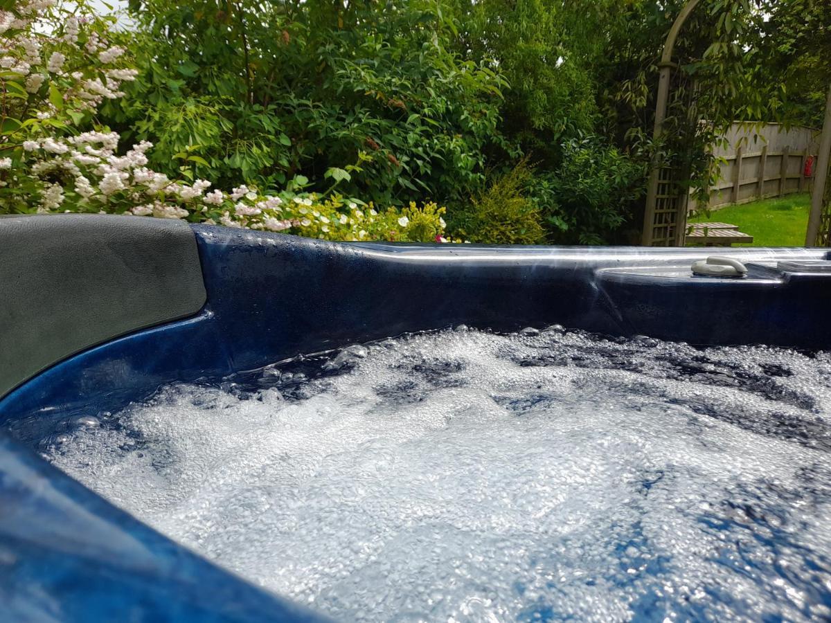 Orchard View Yurt & Hot Tub Somerset Weston-super-Mare Exterior photo